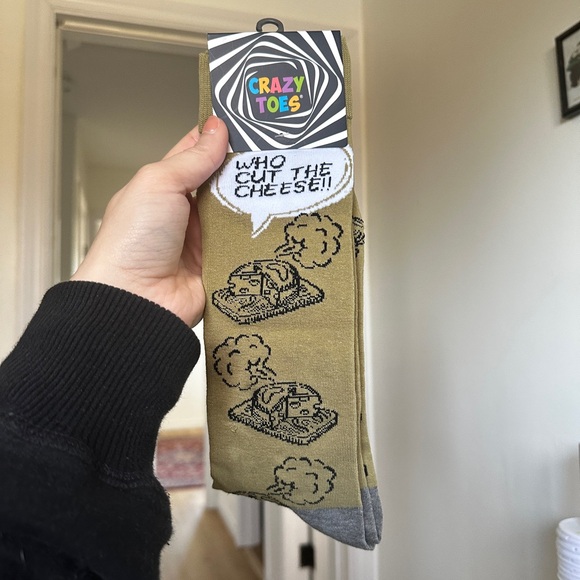 WHO CUT THE CHEESE - MEN SOCKS BY CRAZY TOES - COTTON NOVELTY SOCKS FOR MEN - Picture 2 of 4